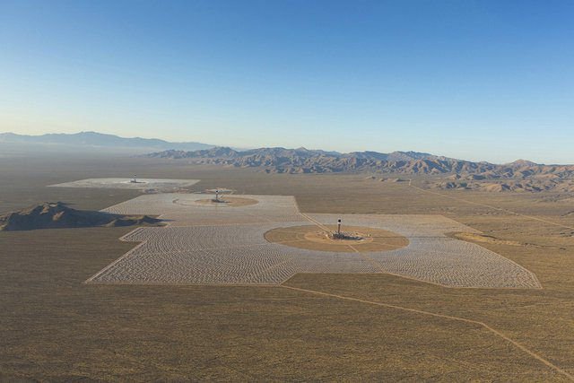 Pakistán están construyendo la granja solar más grande del mundo en el desierto de Punjabi