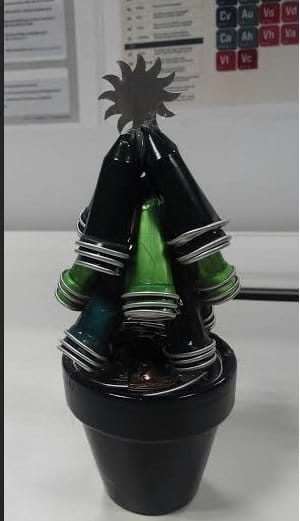 arbol de navidad con capsulas de nespresso