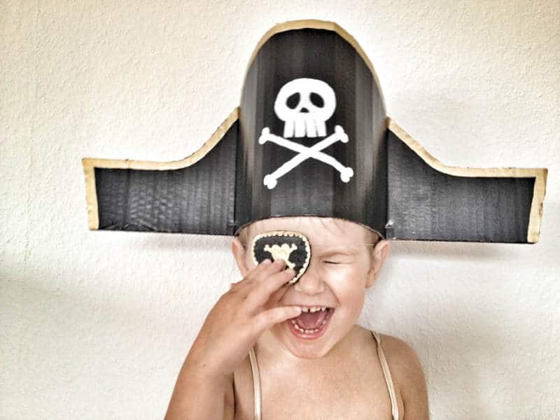Sombrero de pirata de cartón