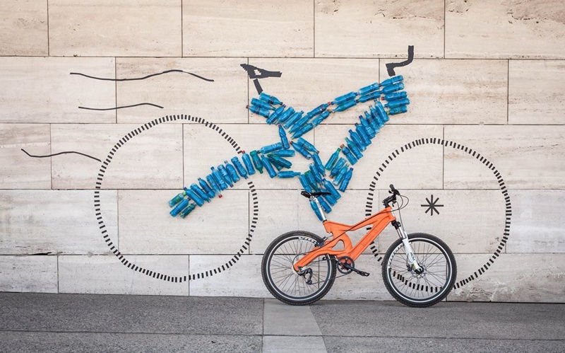 Muzzicycles. Bicicletas fabricadas con 200 botellas de plástico recicladas