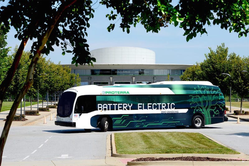Este autobus eléctrico recorre 415 km con una sola carga