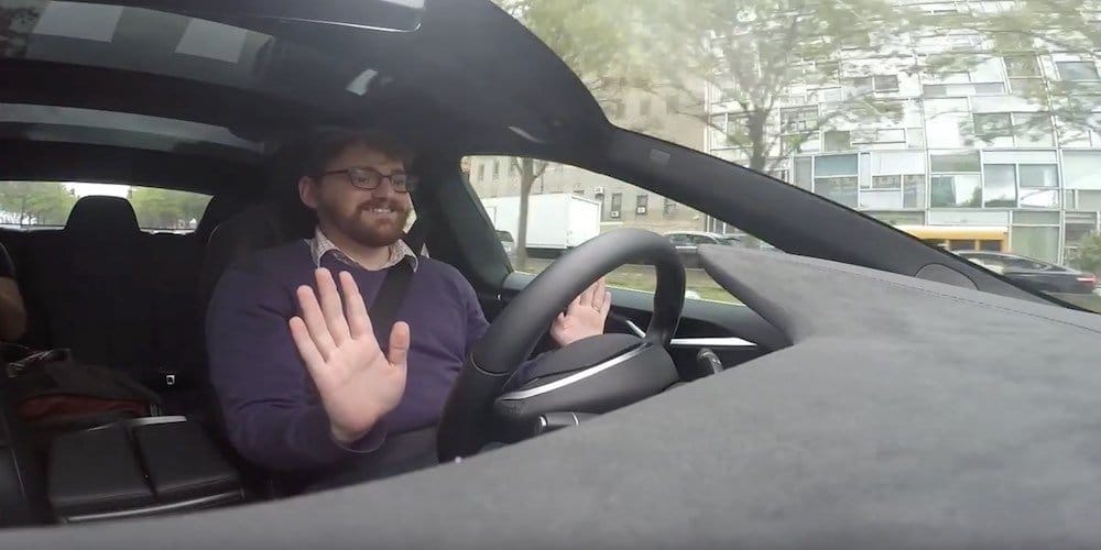 Prueba real de la conducción autónoma de Tesla