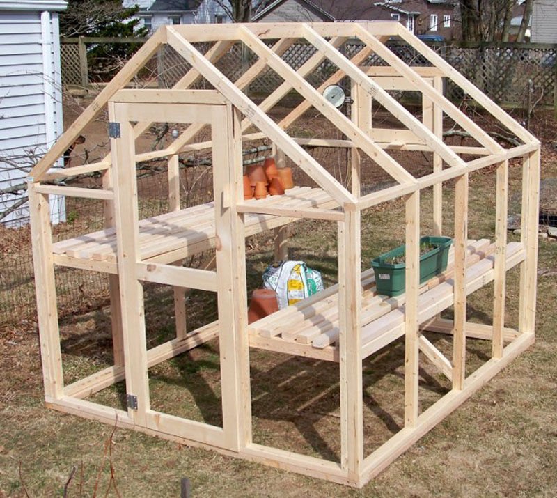 Como construir un invernadero con estructura de madera3