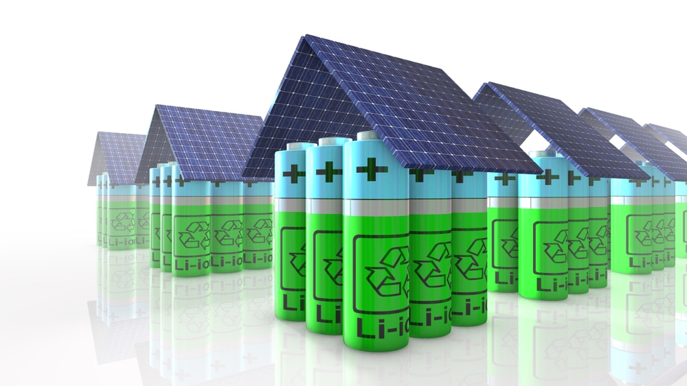 Aprende todo sobre la vida útil de las 🌞 baterías solares para tu hogar, ¿deberías instalar una?