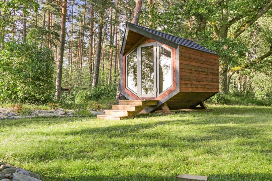 Cabaña Karg, solar y autónoma, hecha 100% con materiales naturales, ideal como micro-casa de campo