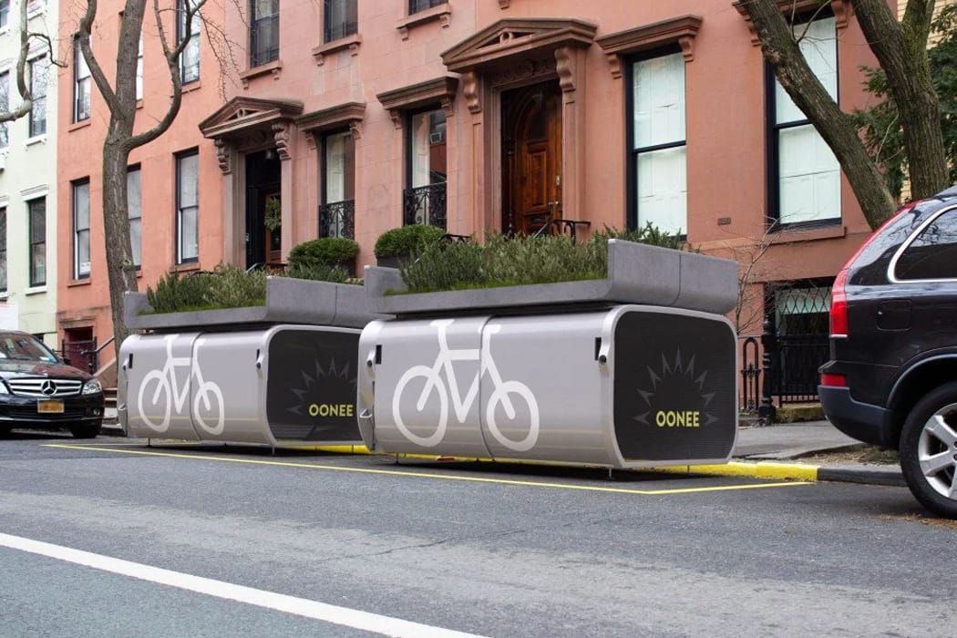 El Nuevo Garaje Seguro Para Bicicletas Que Están Probando En Las Calles De  Nueva York
