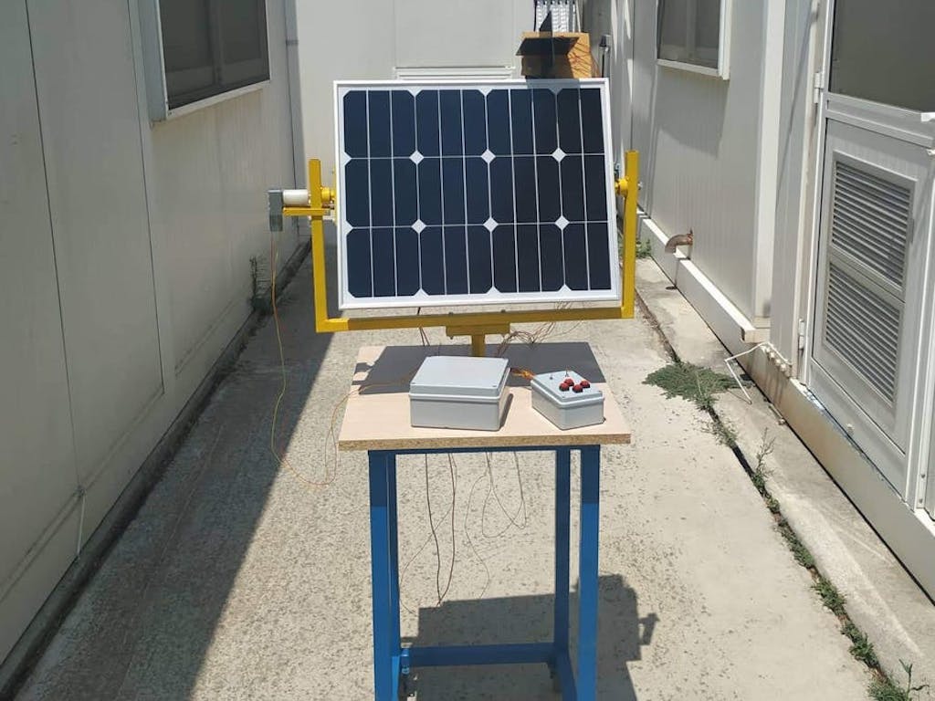 Cómo hacer un seguidor solar de 2 ejes con Arduino