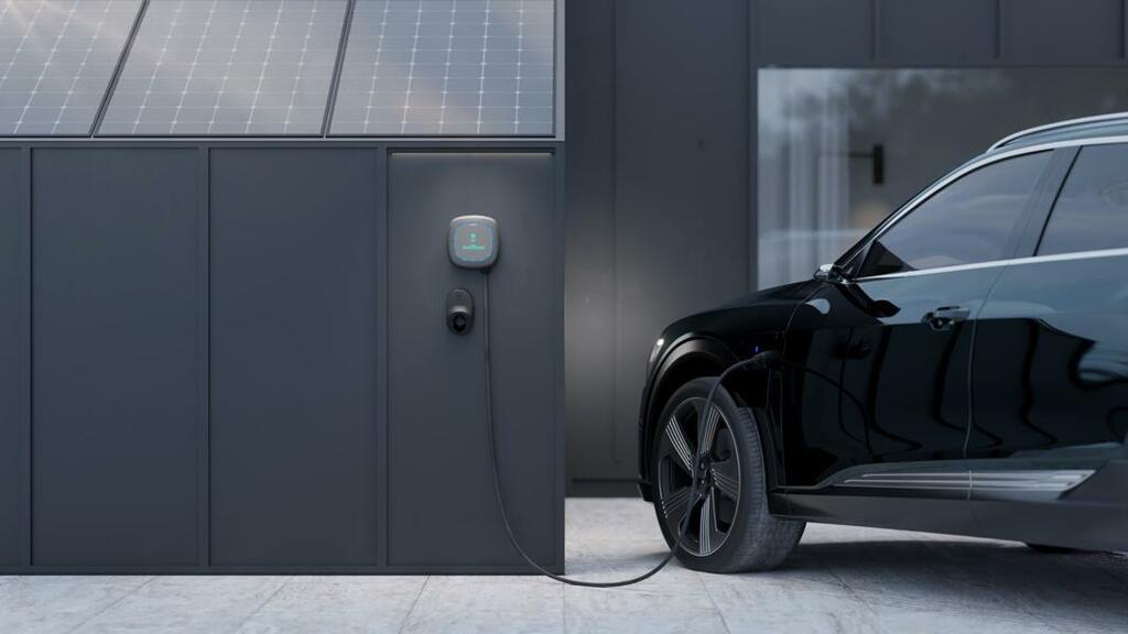 Instalación solar fotovoltaica que alimenta un wallbox para cargar un coche eléctrico