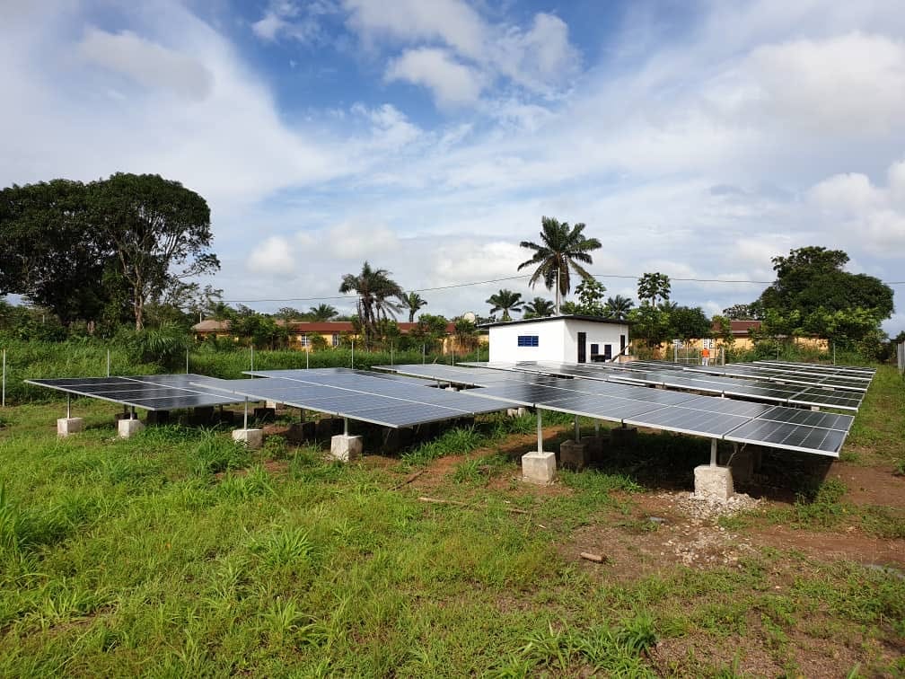 Las microrredes dan acceso a la electricidad por primera vez en su vida a 80.000 personas en África Occidental