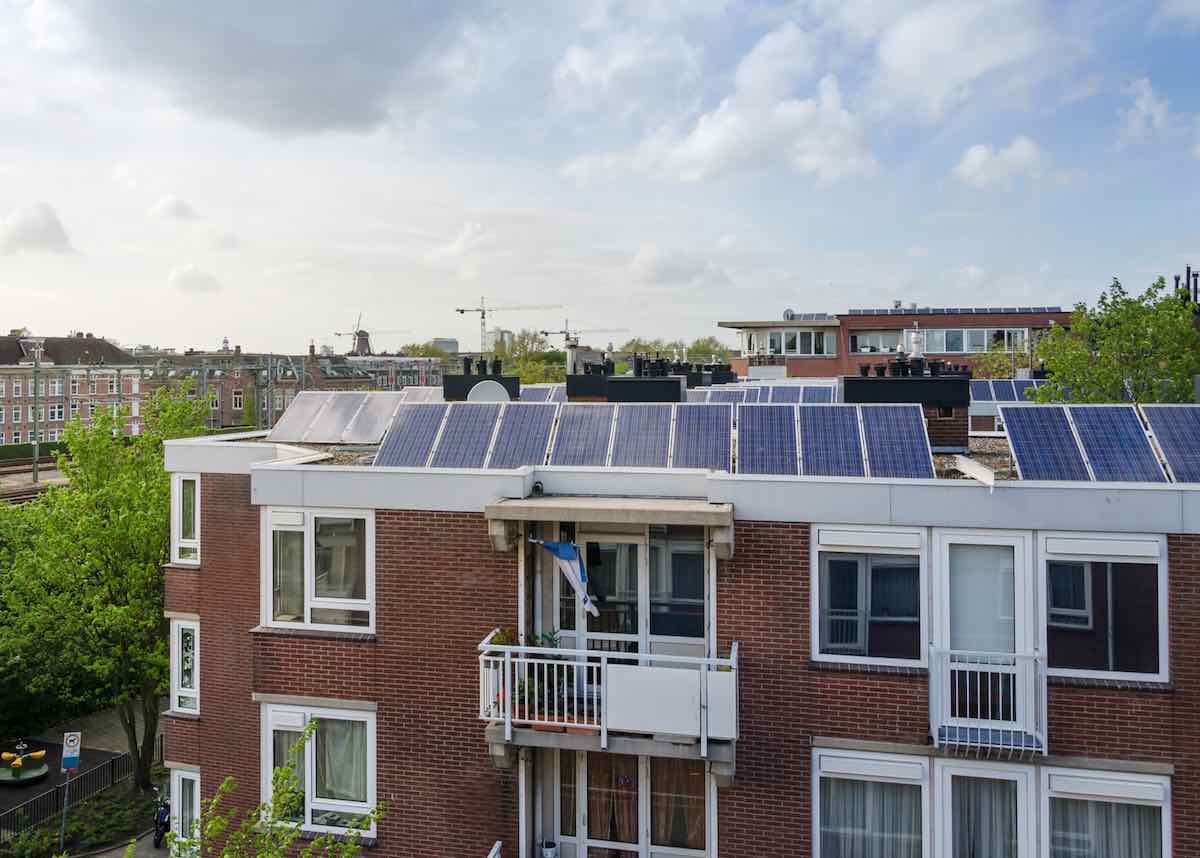 Ámsterdam está de fiesta: ¡Celebra 1 millón de paneles solares instalados! Así lo han conseguido 👉