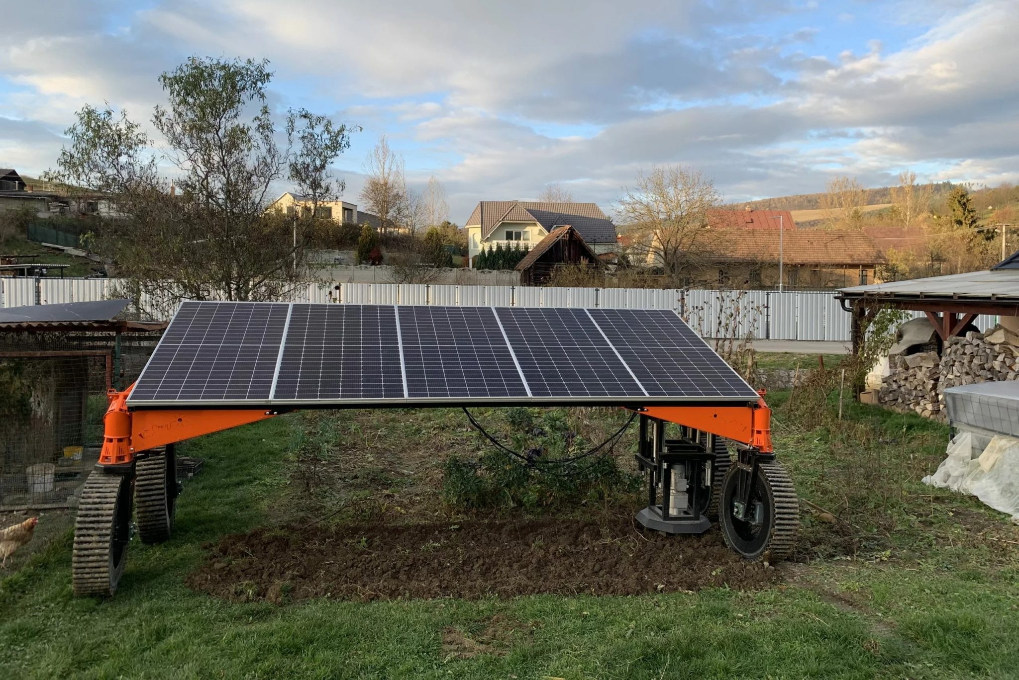 Fotovoltaic Farmer EDO, El Robot Fotovoltaico Que Quiere Simplificar Y  Hacer Más Eficientes Las Tareas De Cultivo