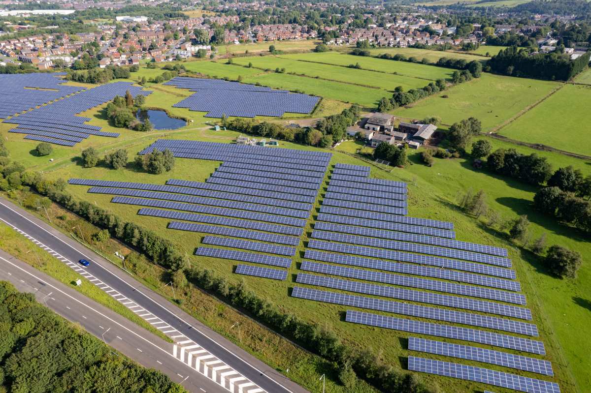 Investigadores de la Universidad de Lancaster han calculado con precisión la cantidad de tierra ocupada por parques solares en el Reino Unido, los resultados te sorprenderán