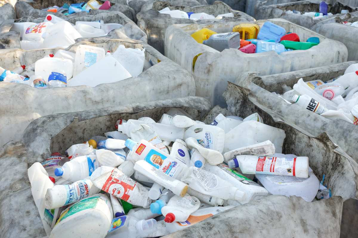 Nuevo estudio descubre que la tasa de reciclaje de plástico a nivel mundial sigue siendo del 9 %, sin mejoras significativas en los últimos años