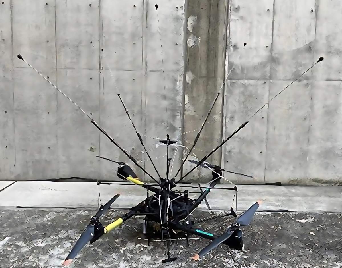 Empresa japonesa consigue por primera vez en el mundo inducir y dirigir rayos con drones, busca reducir a cero los daños por rayos en ciudades e infraestructuras usando drones como pararrayos móviles